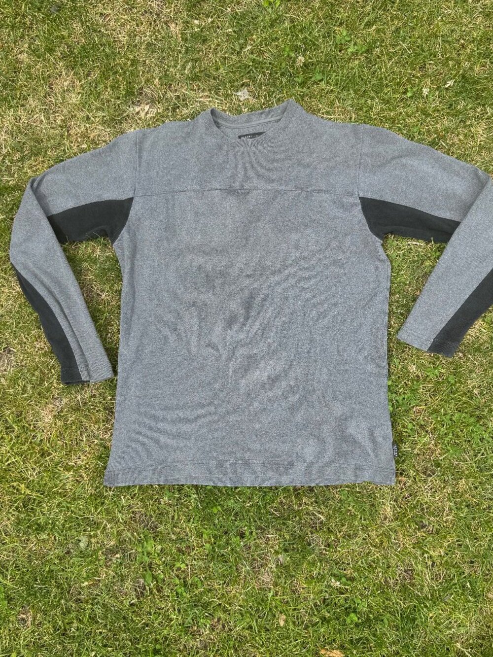 RUDSAK - BRYN Men's Gray Crewneck - Made in Canada